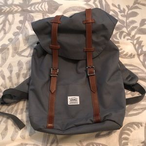 Vintage backpack similar to Hershel backpacks